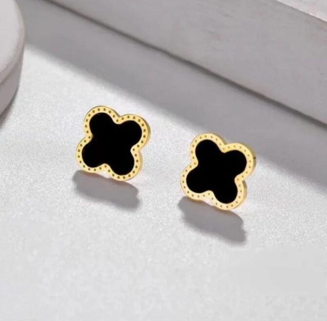 Leaf Clover Stud Earrings