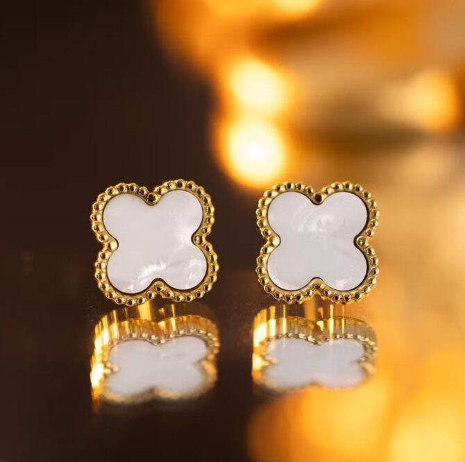 Leaf Clover Stud Earrings - Image 4