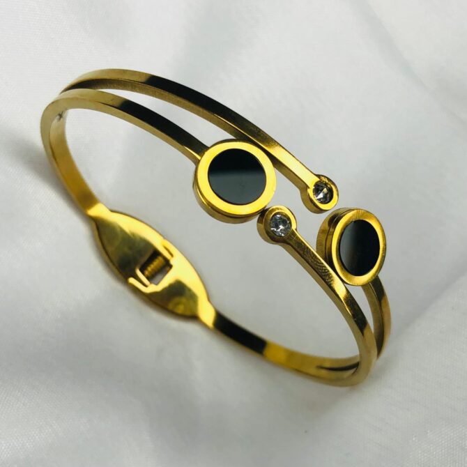 Elegant Stylish Design Golden Cuff Bracelet - Image 3